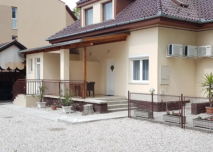 Guest house Tancsics Vendeghaz 3*